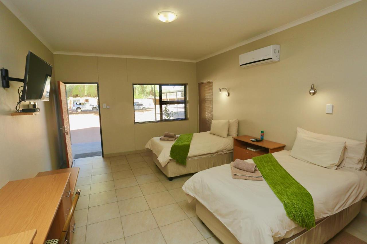 Schuetzenhaus Guesthouse เคทมานสโฮป ภายนอก รูปภาพ