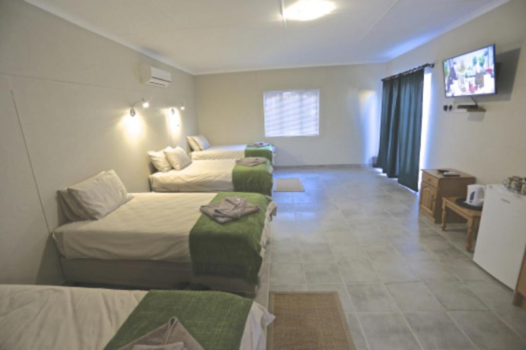 Schuetzenhaus Guesthouse เคทมานสโฮป ภายนอก รูปภาพ